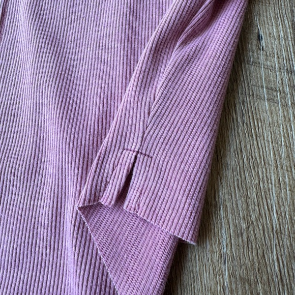 𝐀𝐫𝐢𝐳𝐨𝐧𝐚 𝐑𝐨𝐮𝐧𝐝 𝐍𝐞𝐜𝐤 𝐒𝐡𝐨𝐫𝐭 𝐒𝐥𝐞𝐞𝐯𝐞 𝐂𝐫𝐨𝐩 𝐓𝐨𝐩 - Picture 4 of 6